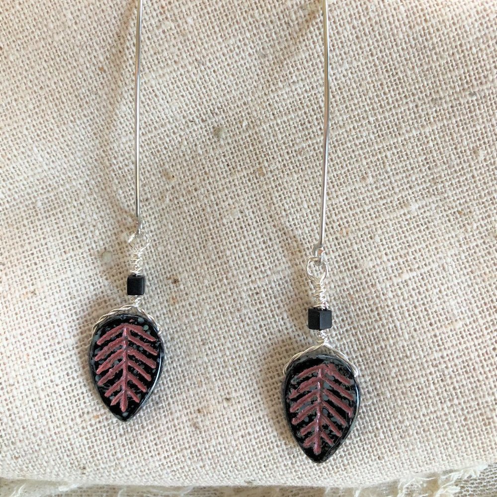 Handmade silver Earrings with black & redish feather-like bead